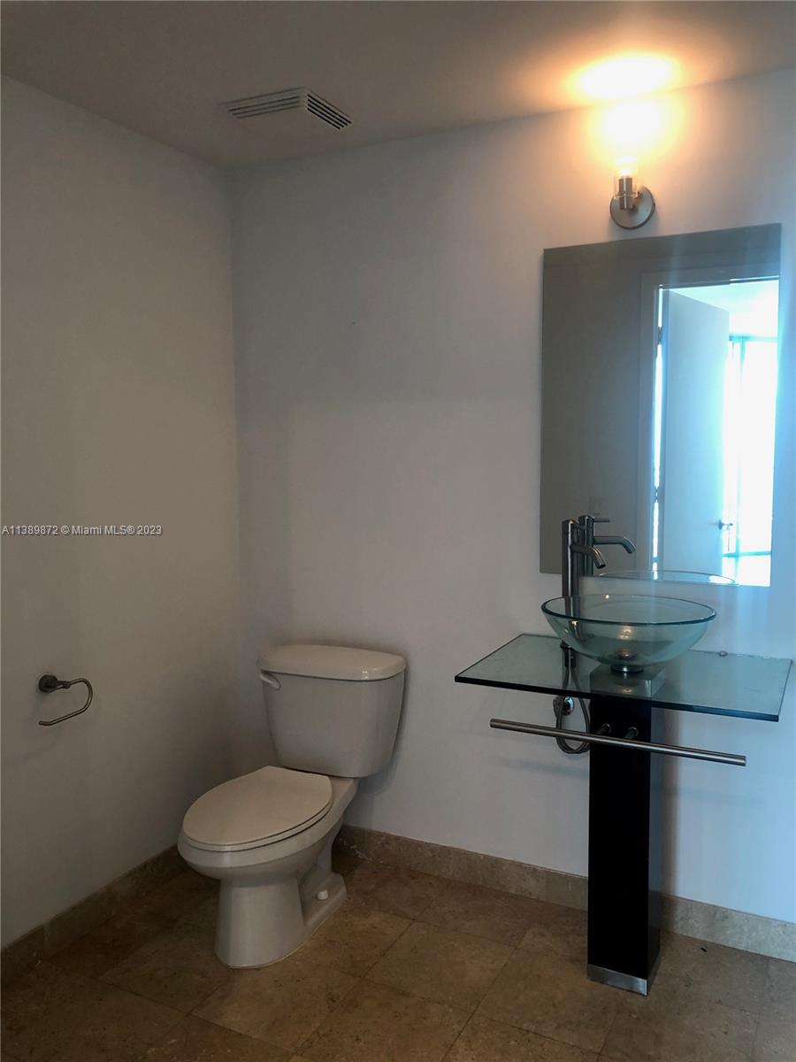 350 S MIAMI AV Unit: 3801