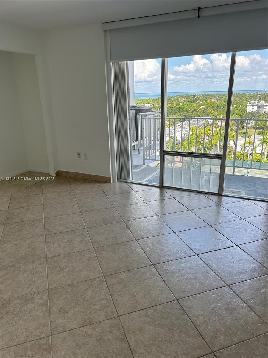 881 Ocean Dr # 10B