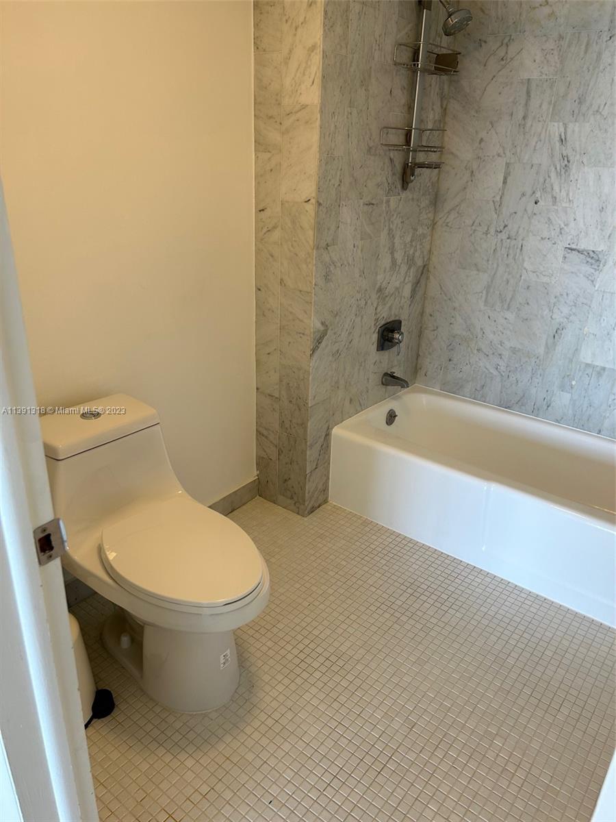 881 Ocean Dr # 10B