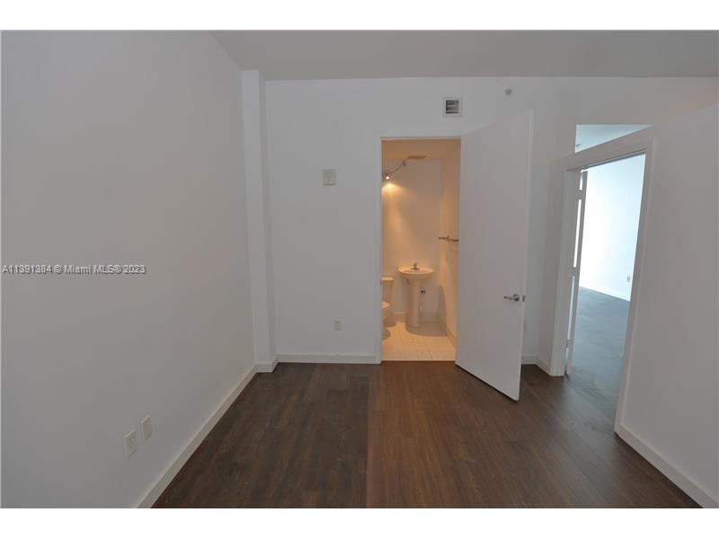 2200 NE 4 AVE # 607
