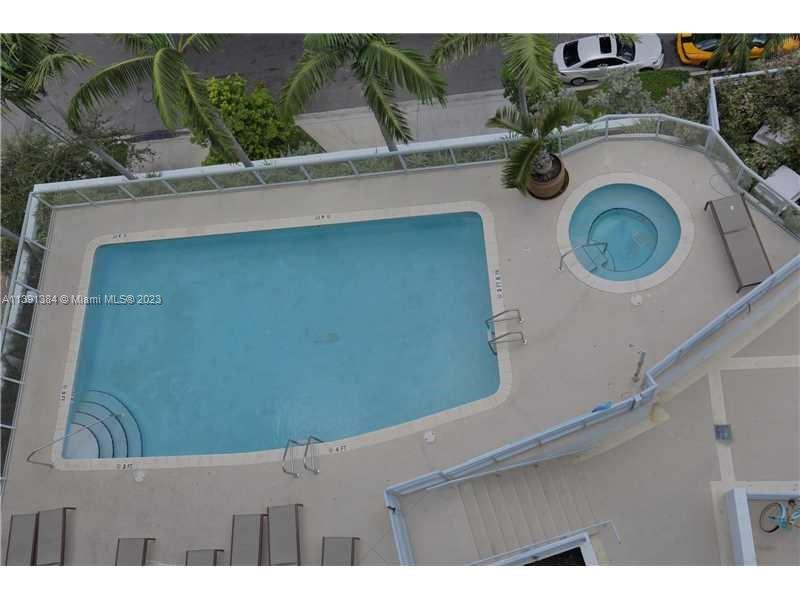 2200 NE 4 AVE # 607