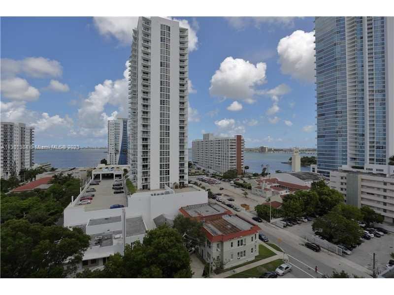 2200 NE 4 AVE # 607