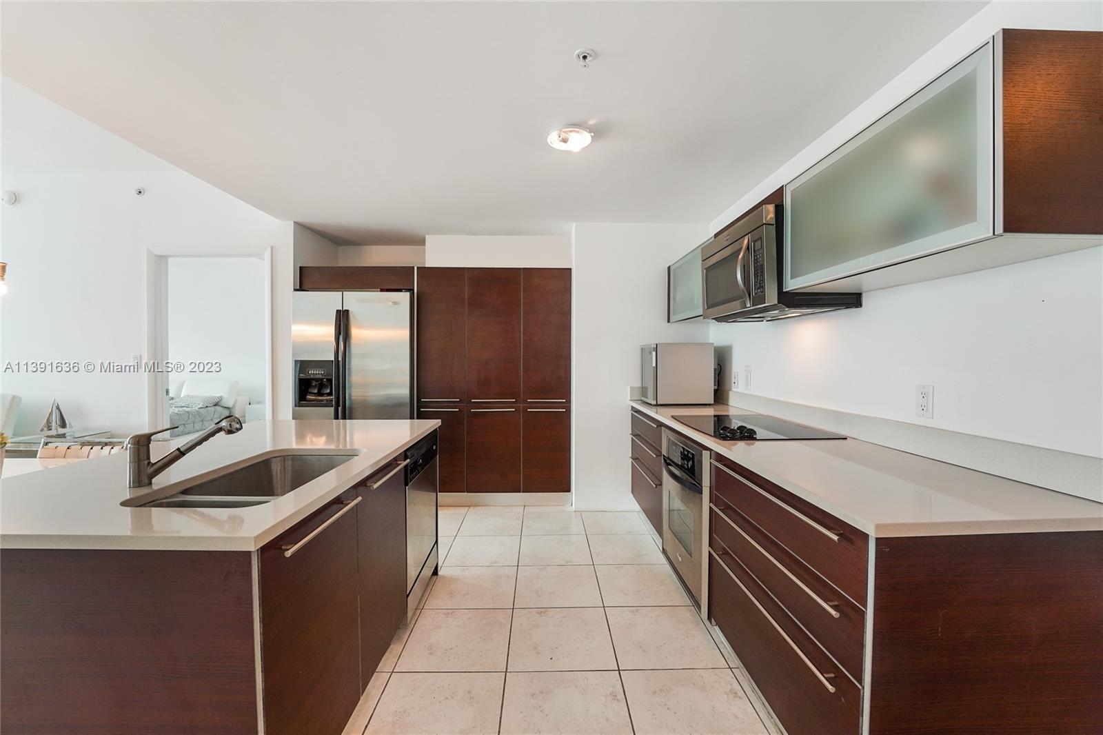 1900 N Bayshore Dr # 3904