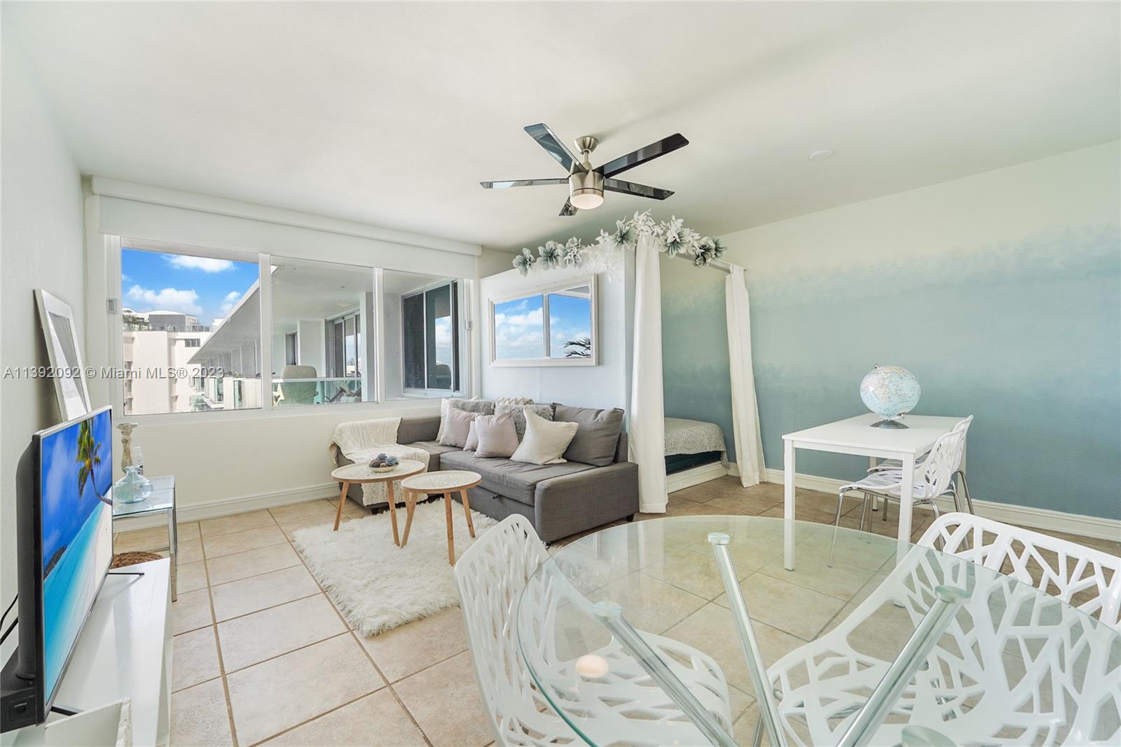 1000 West Ave Unit: PH22
