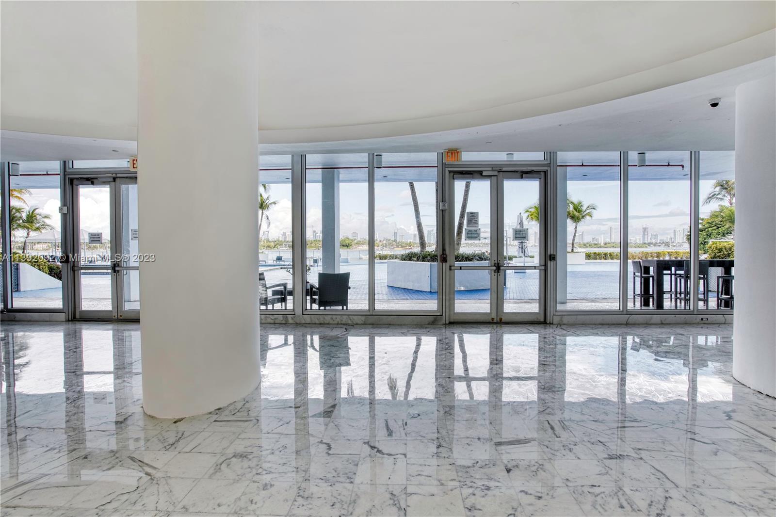 1000 West Ave Unit: PH22