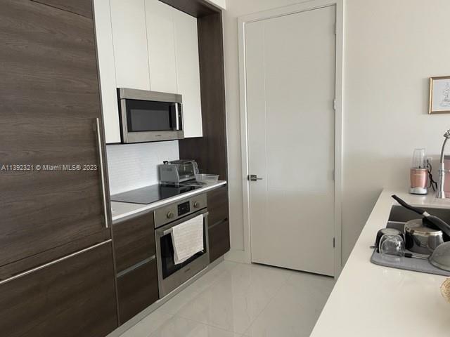 301 Altara Ave Unit: LPH909
