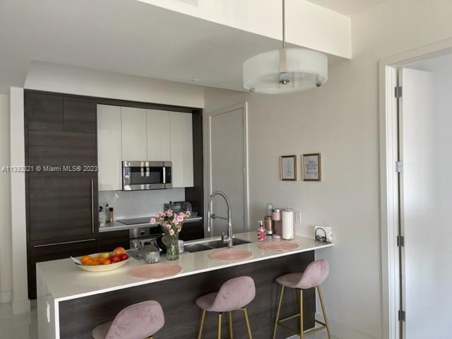 301 Altara Ave Unit: LPH909