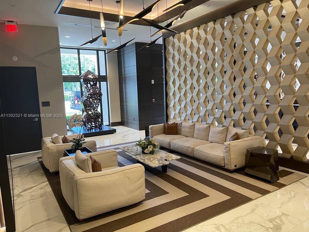 301 Altara Ave Unit: LPH909