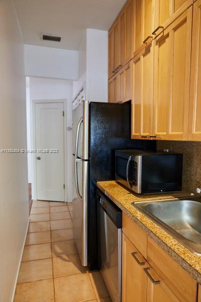 717 Jefferson Ave # 7