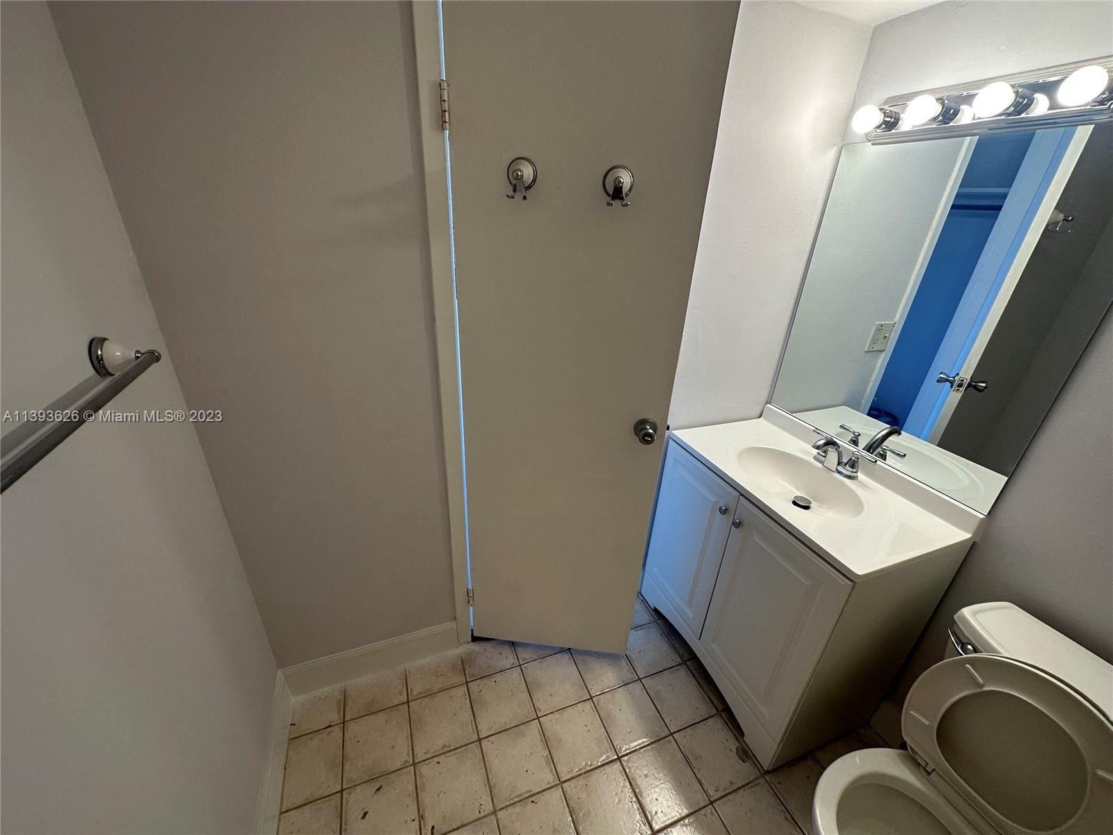 200 SE 15th Rd # 12G