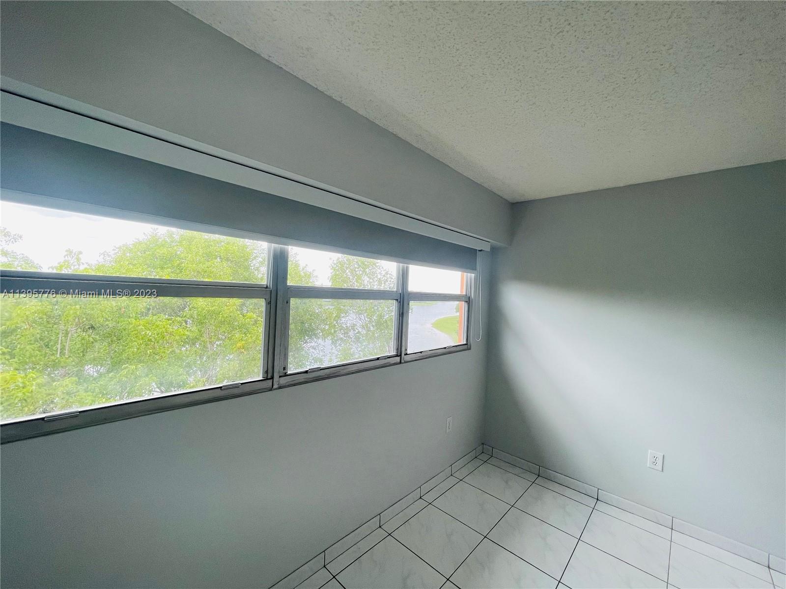 571 SW 141st Ave # 409N