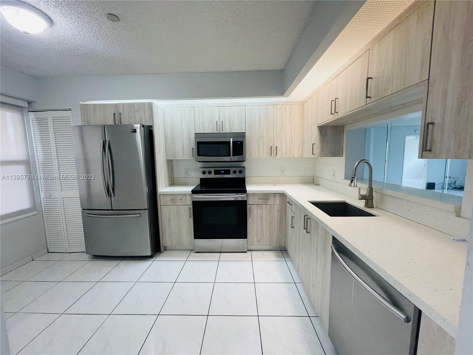 571 SW 141st Ave # 409N