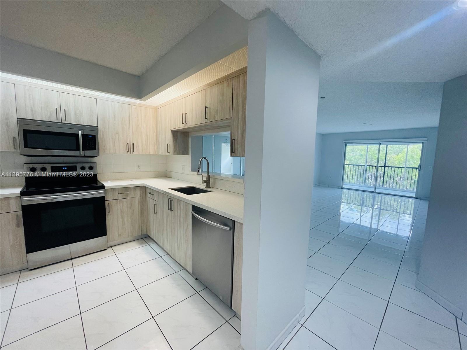 571 SW 141st Ave # 409N
