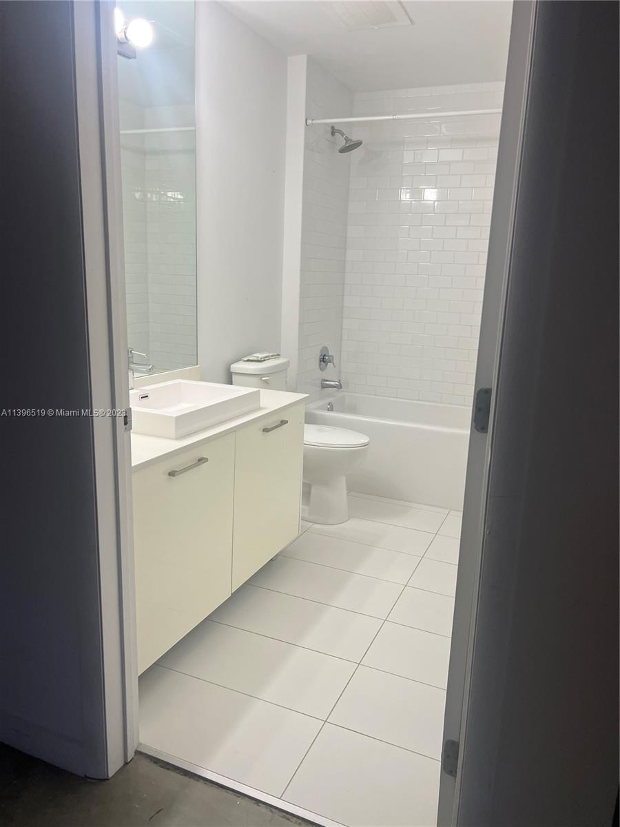 151 SE 1 ST # 2409