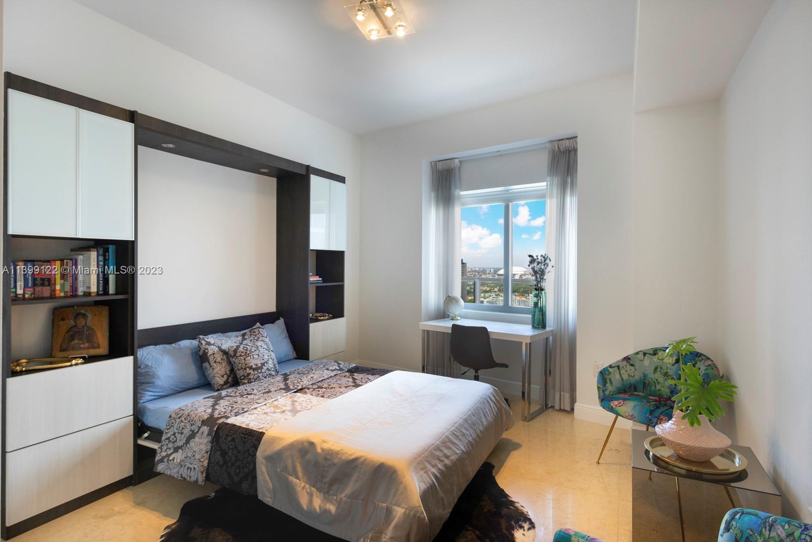 1100 Biscayne Blvd # 2803