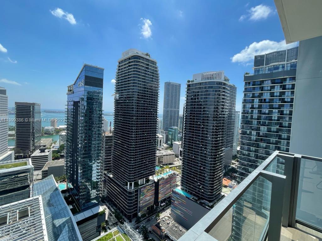88 SW 7th St # 3609