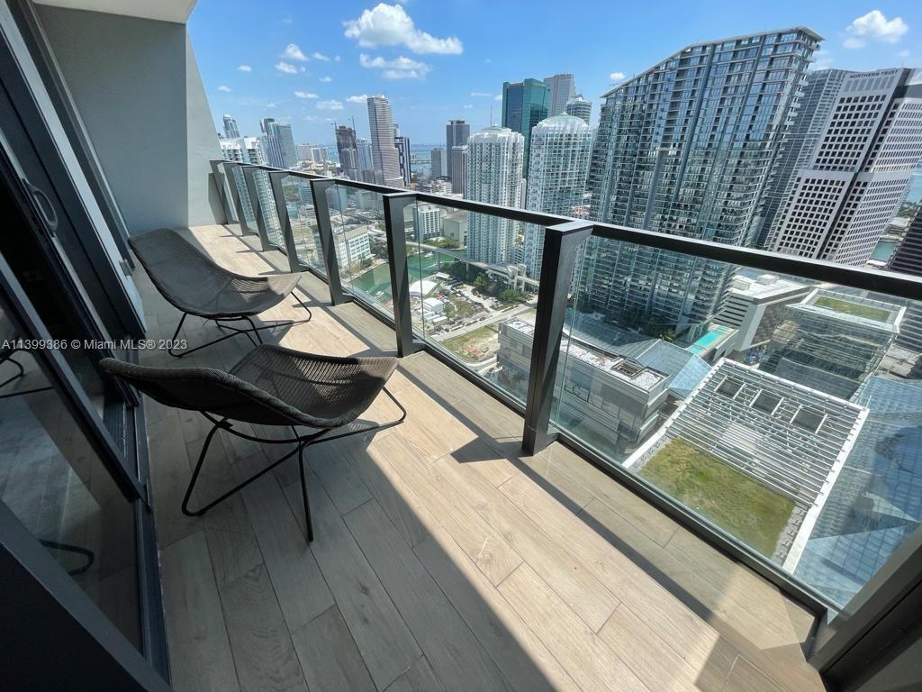 88 SW 7th St # 3609