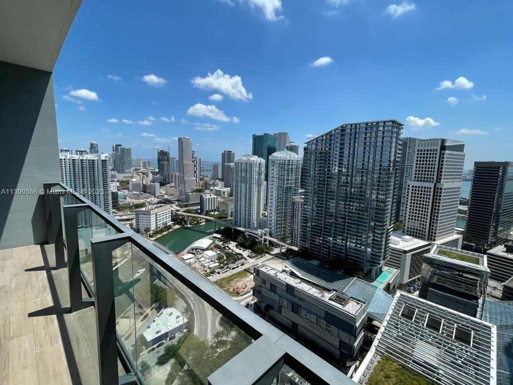 88 SW 7th St # 3609