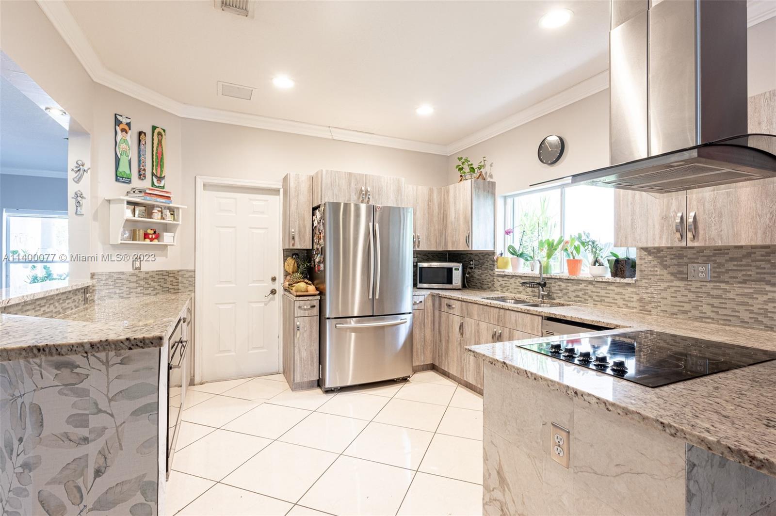 1823 SW 155th Ave