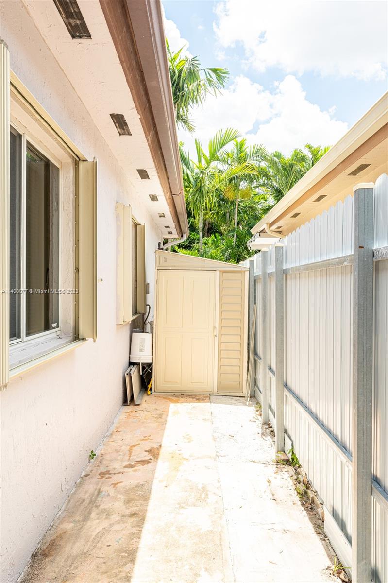 1823 SW 155th Ave