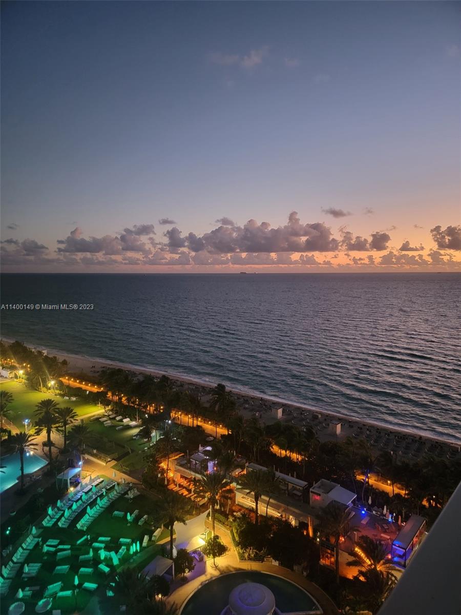 4391 Collins Ave # 906