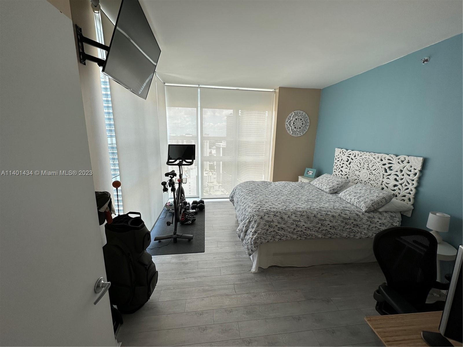 951 Brickell Ave # 3811