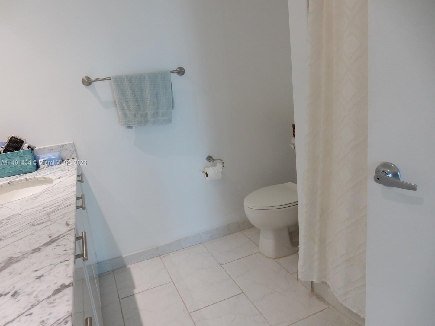 951 Brickell Ave # 3811