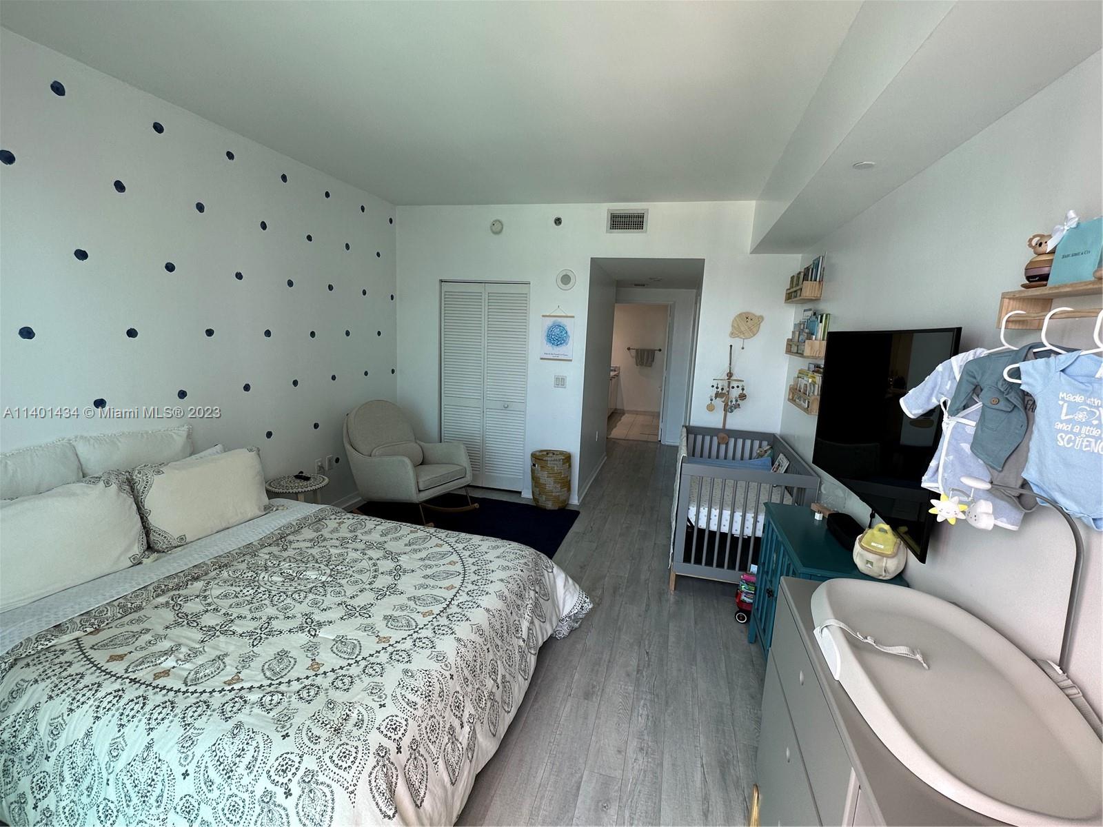 951 Brickell Ave # 3811