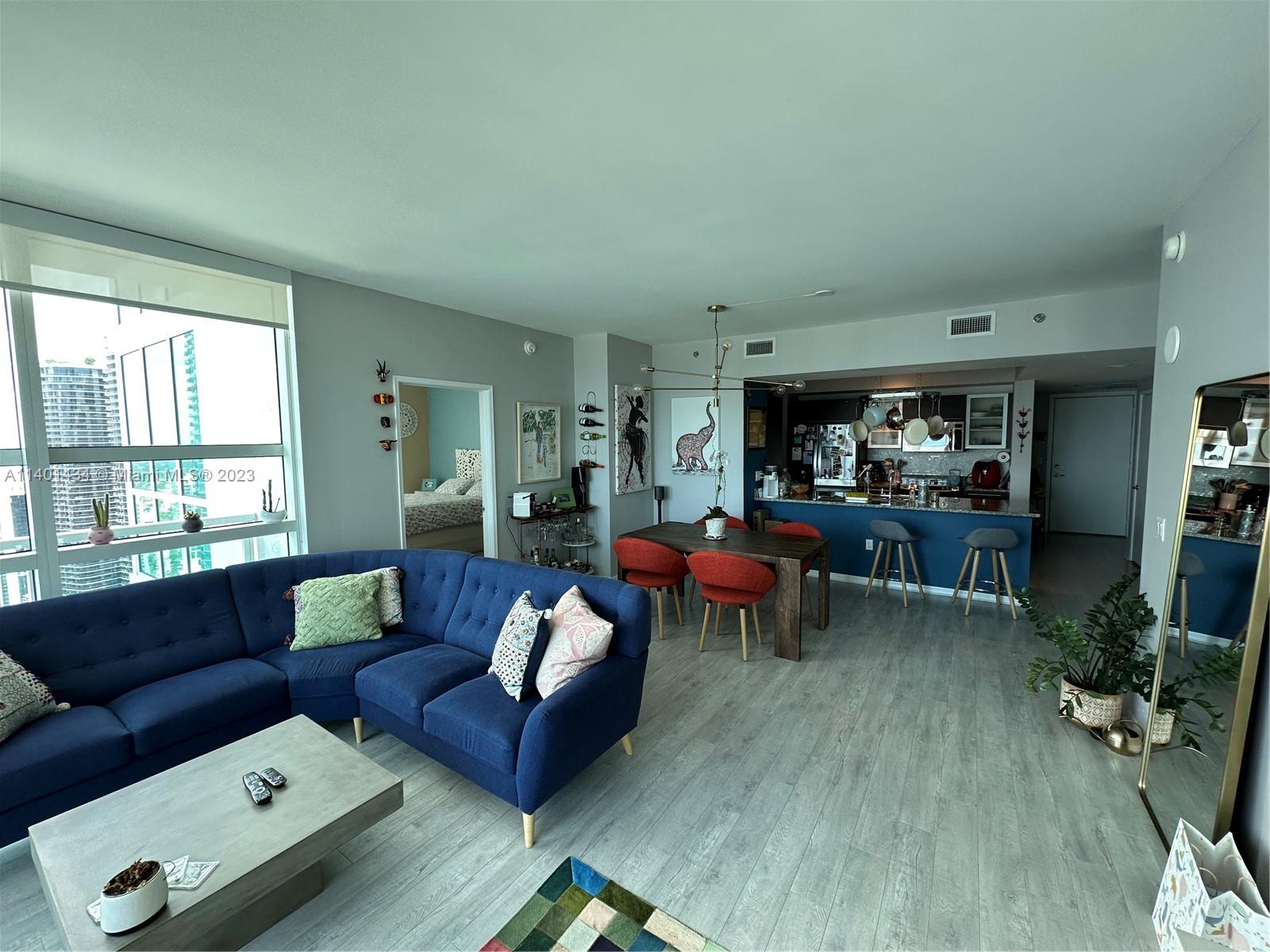 951 Brickell Ave # 3811