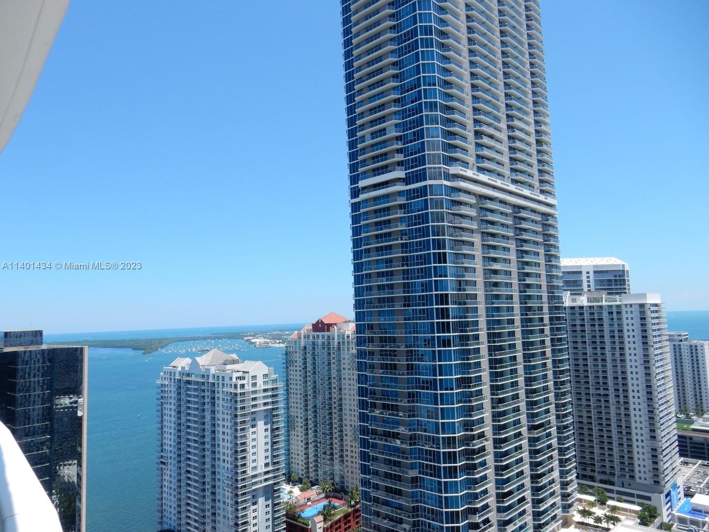 951 Brickell Ave # 3811