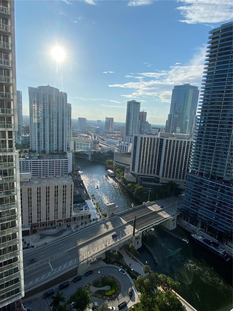 475 Brickell Ave # 2915