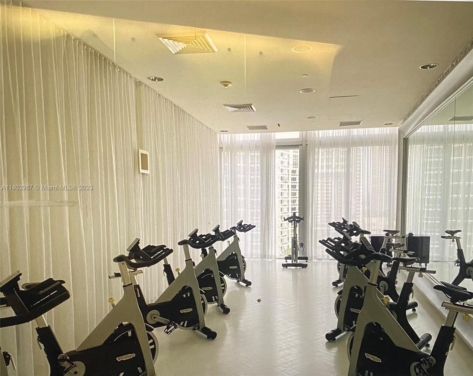 475 Brickell Ave # 2915