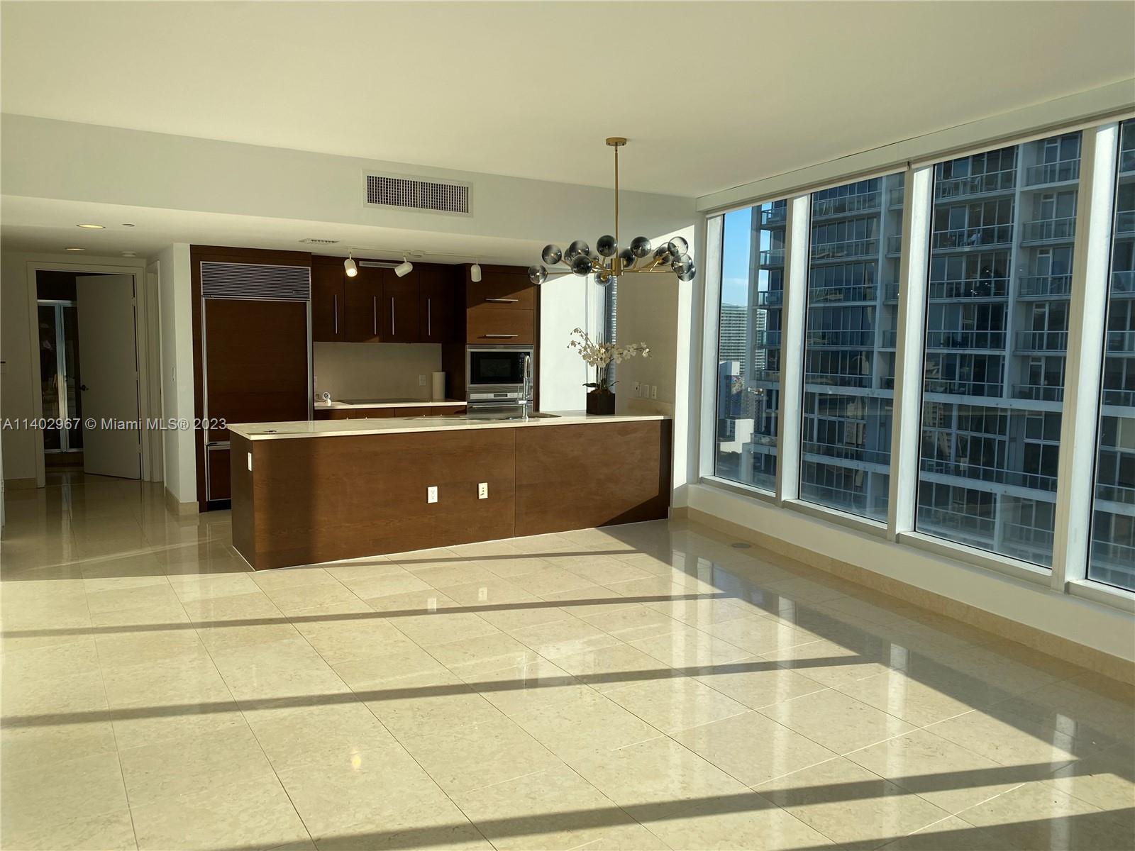 475 Brickell Ave # 2915