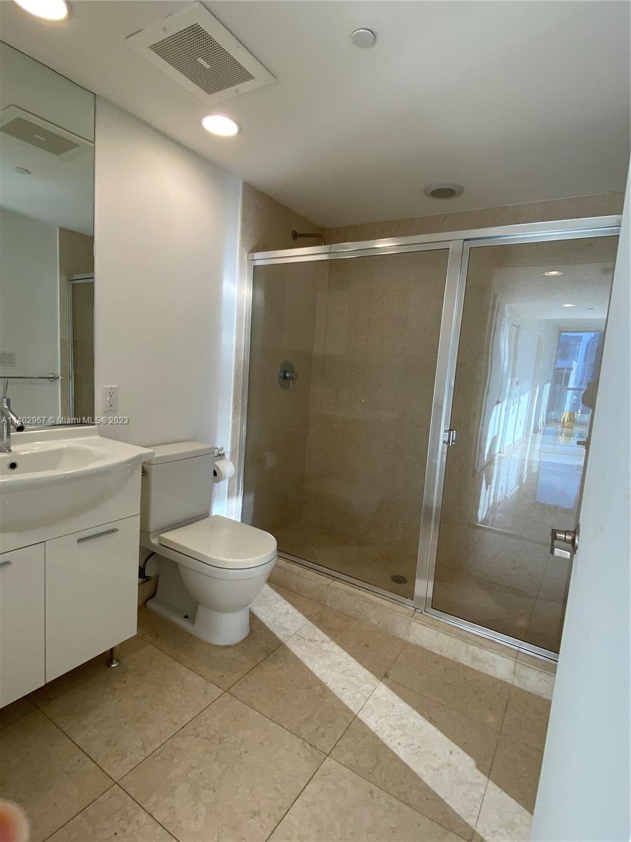 475 Brickell Ave # 2915