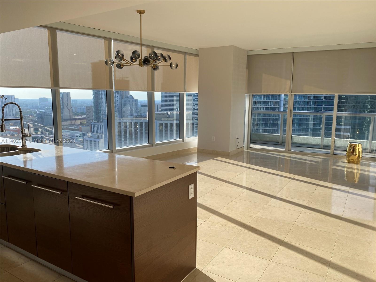 475 Brickell Ave # 2915