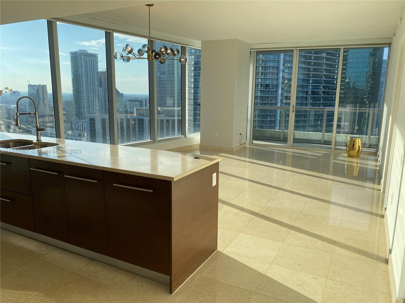 475 Brickell Ave # 2915