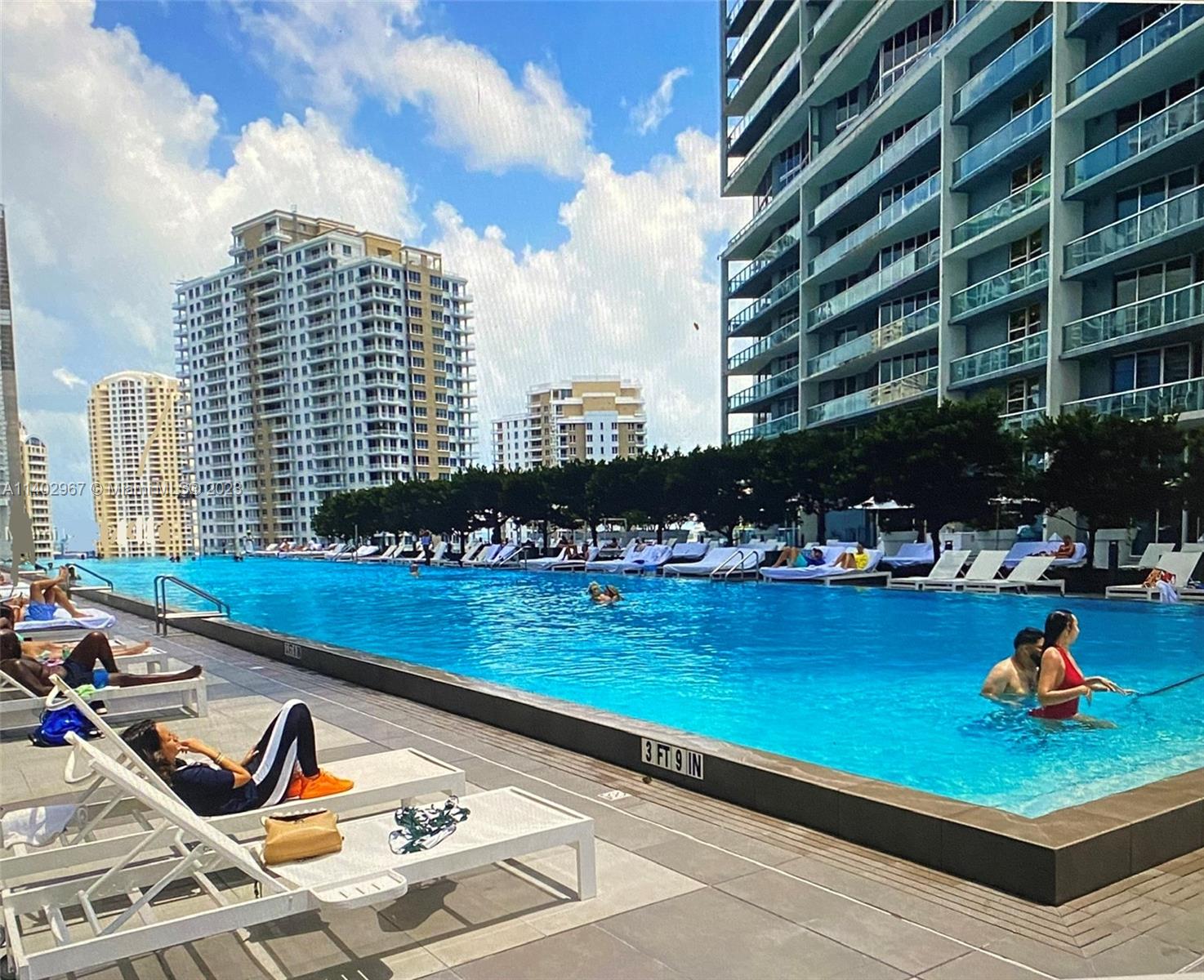 475 Brickell Ave # 2915