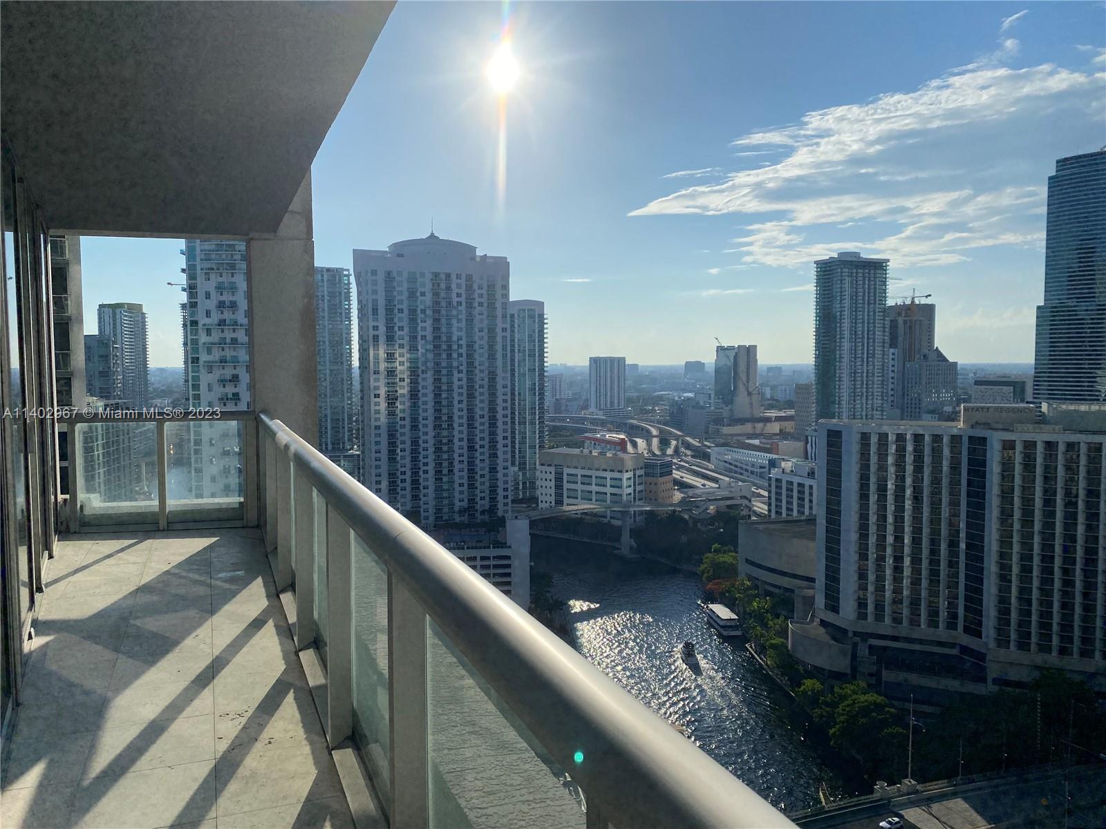 475 Brickell Ave # 2915
