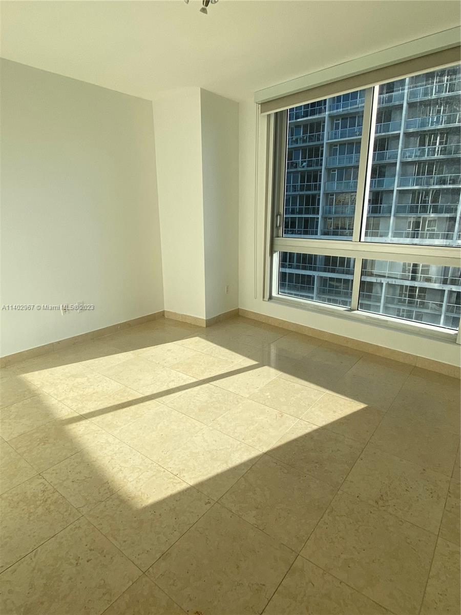 475 Brickell Ave # 2915