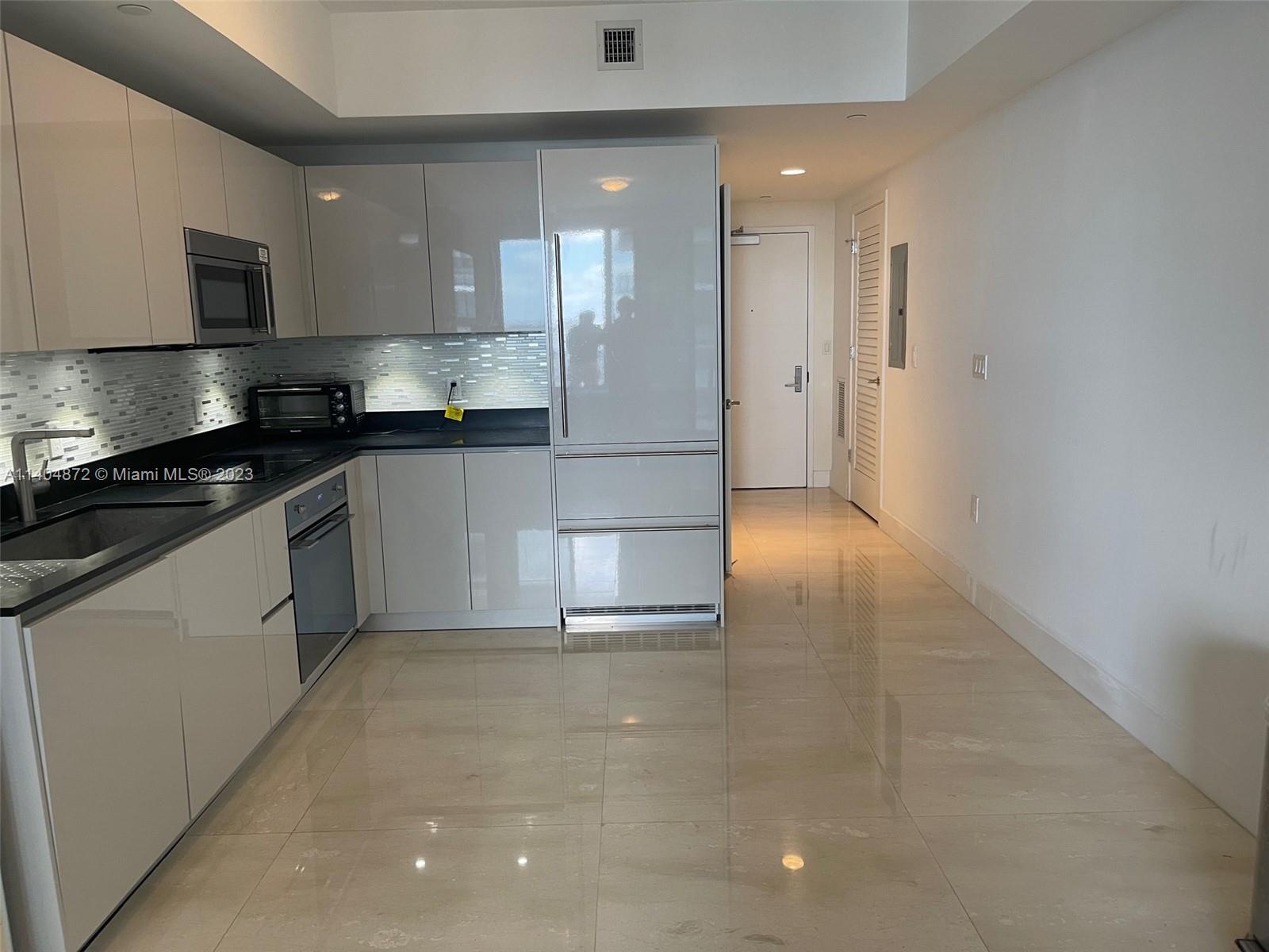 1010 Brickell Ave # 3810