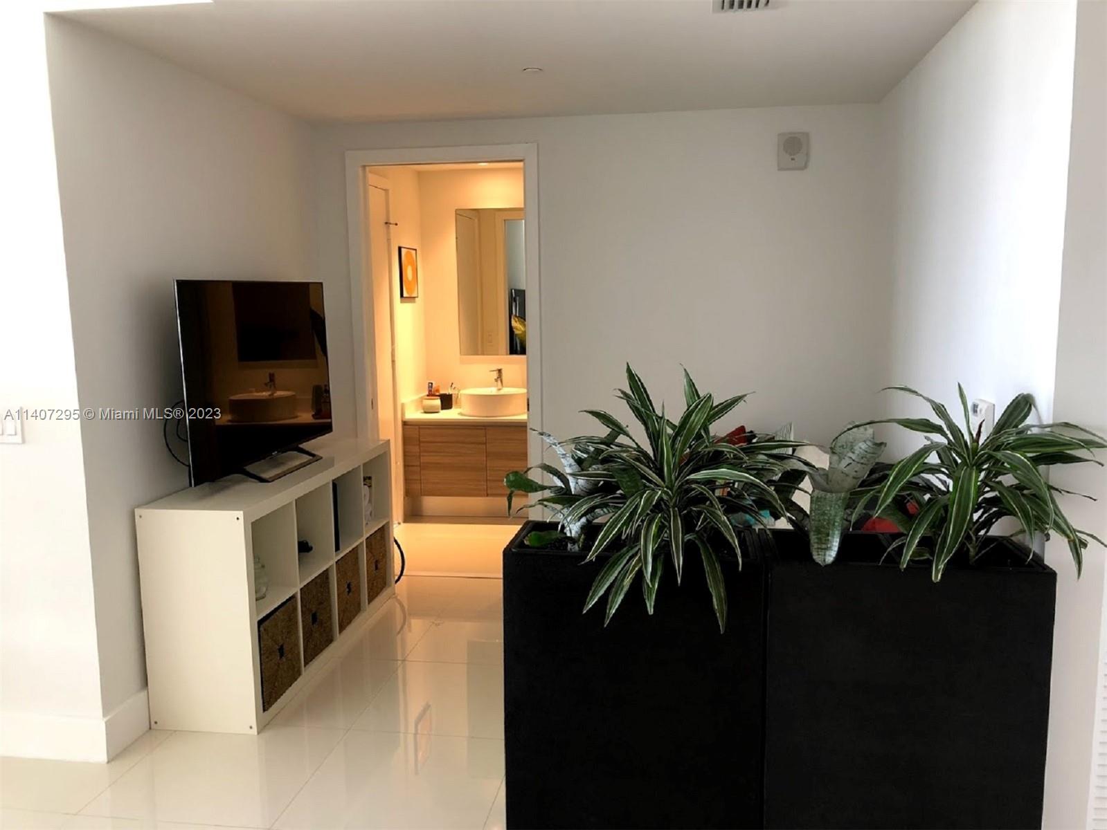 3401 NE 1 AVE # 2612