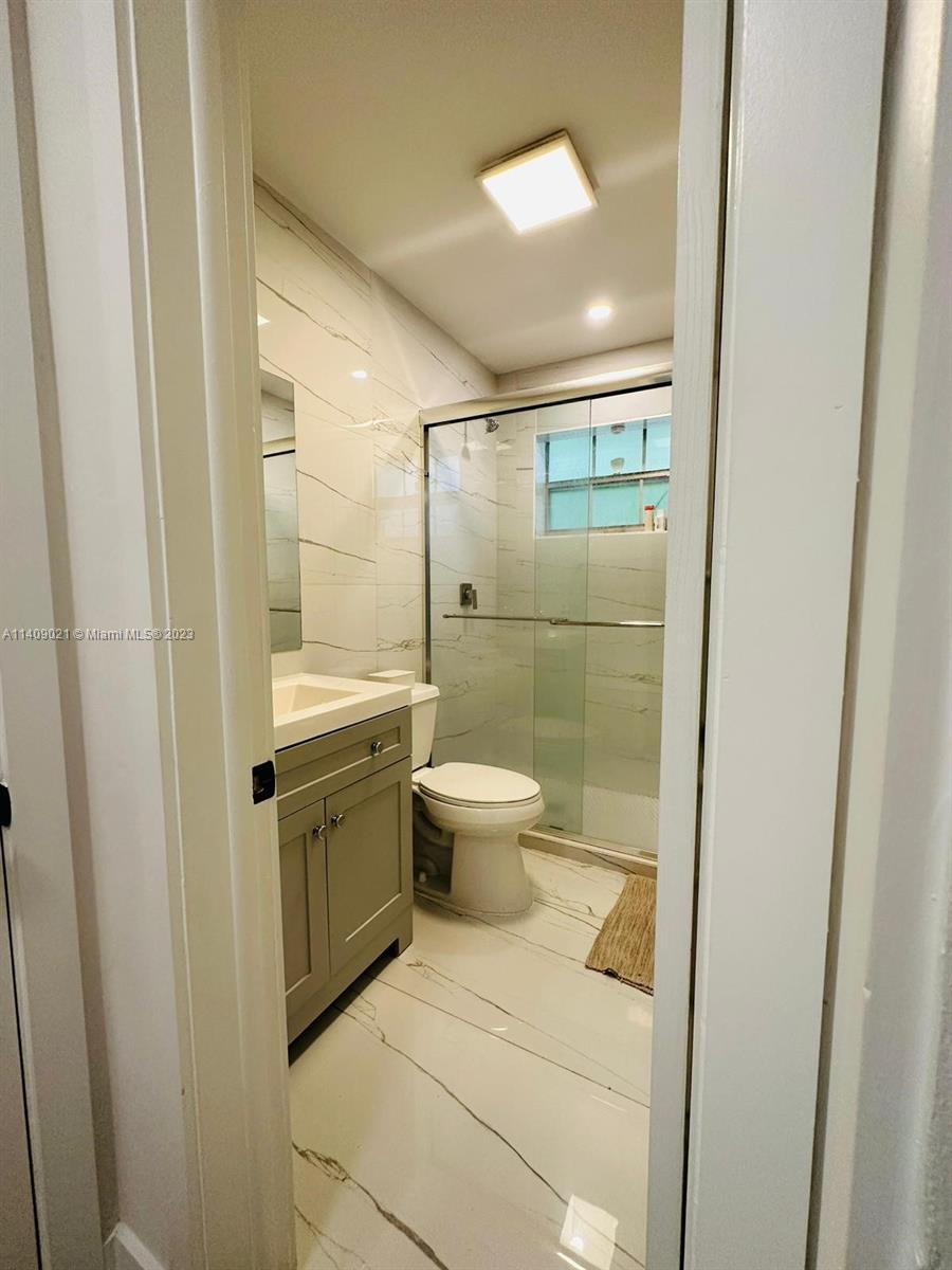 1002 NE 119th St Unit: Front