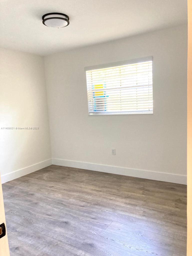 1002 NE 119th St Unit: Front
