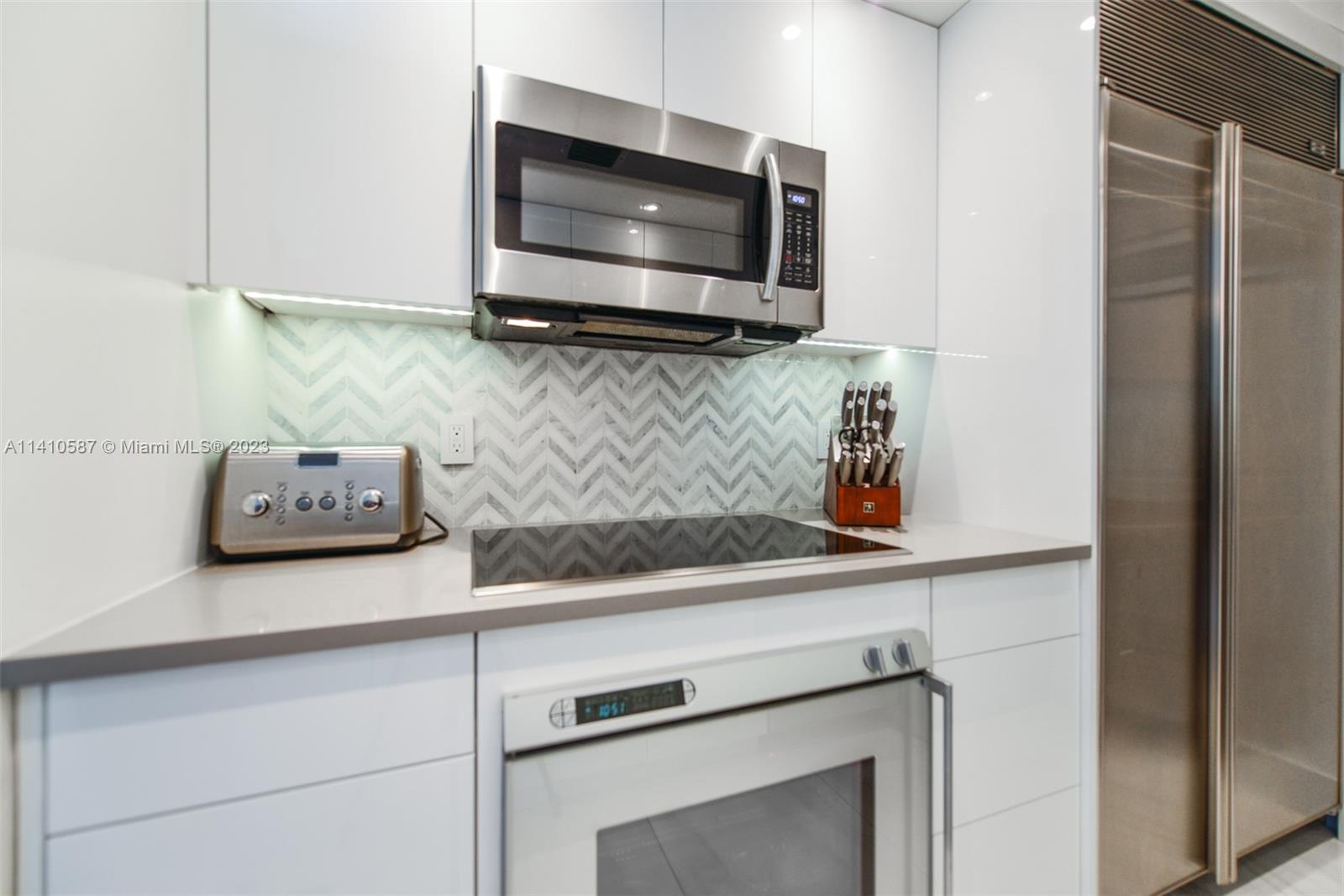 10275 Collins Ave # 434