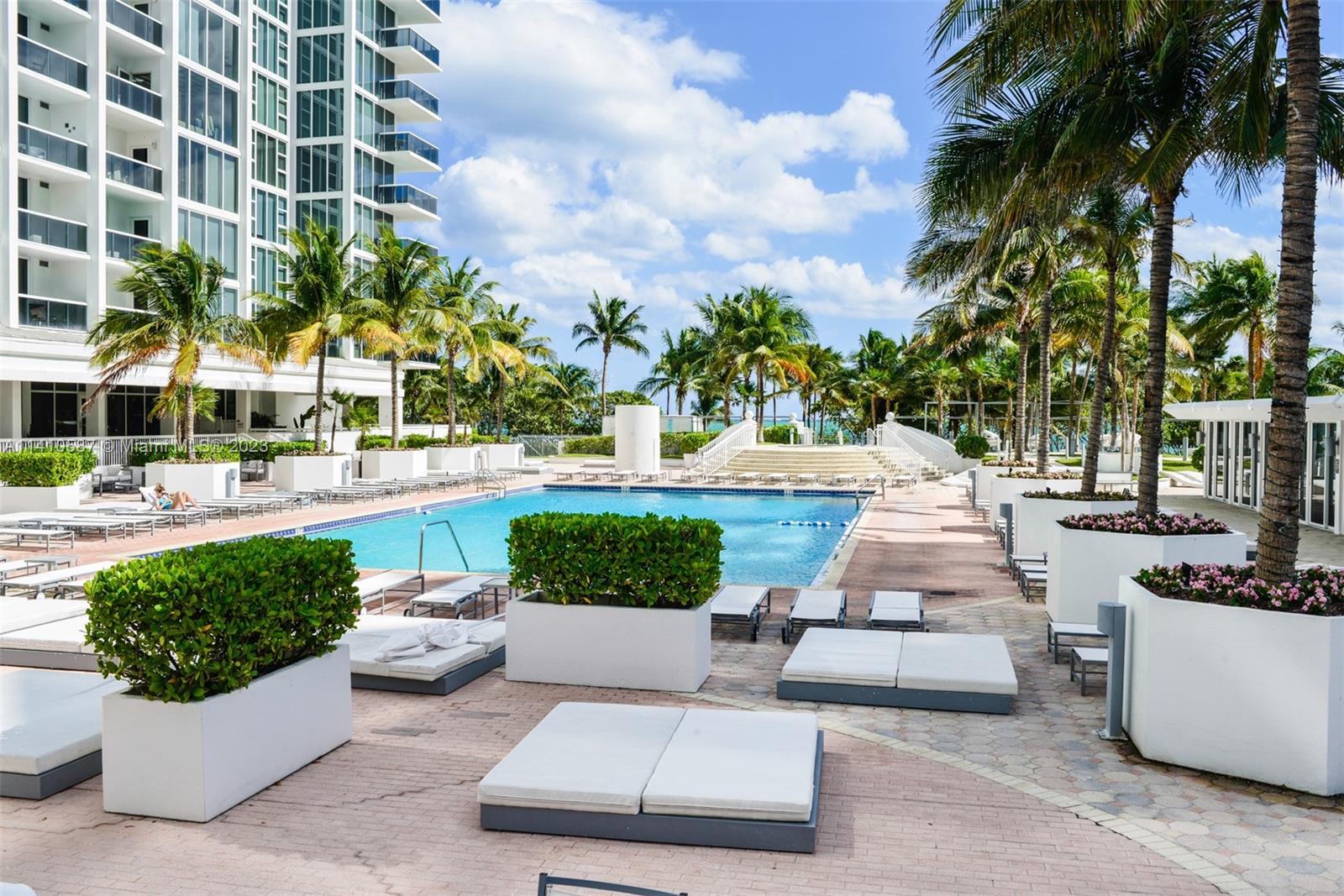 10275 Collins Ave # 434