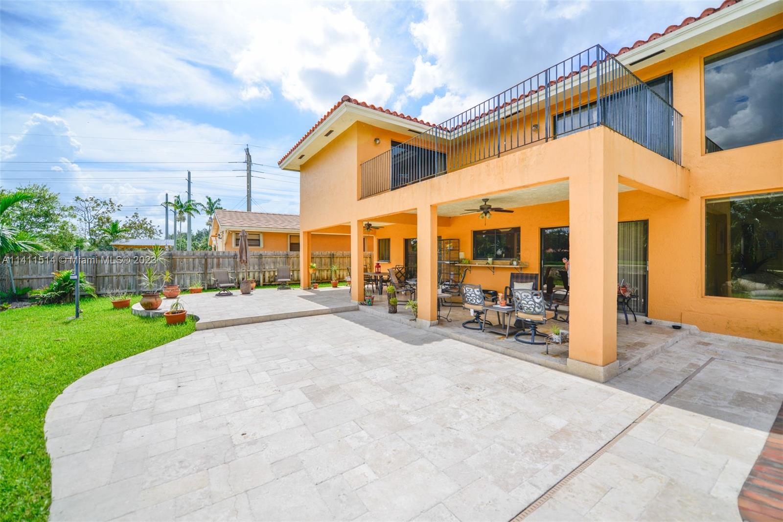 7015 N Augusta Dr
