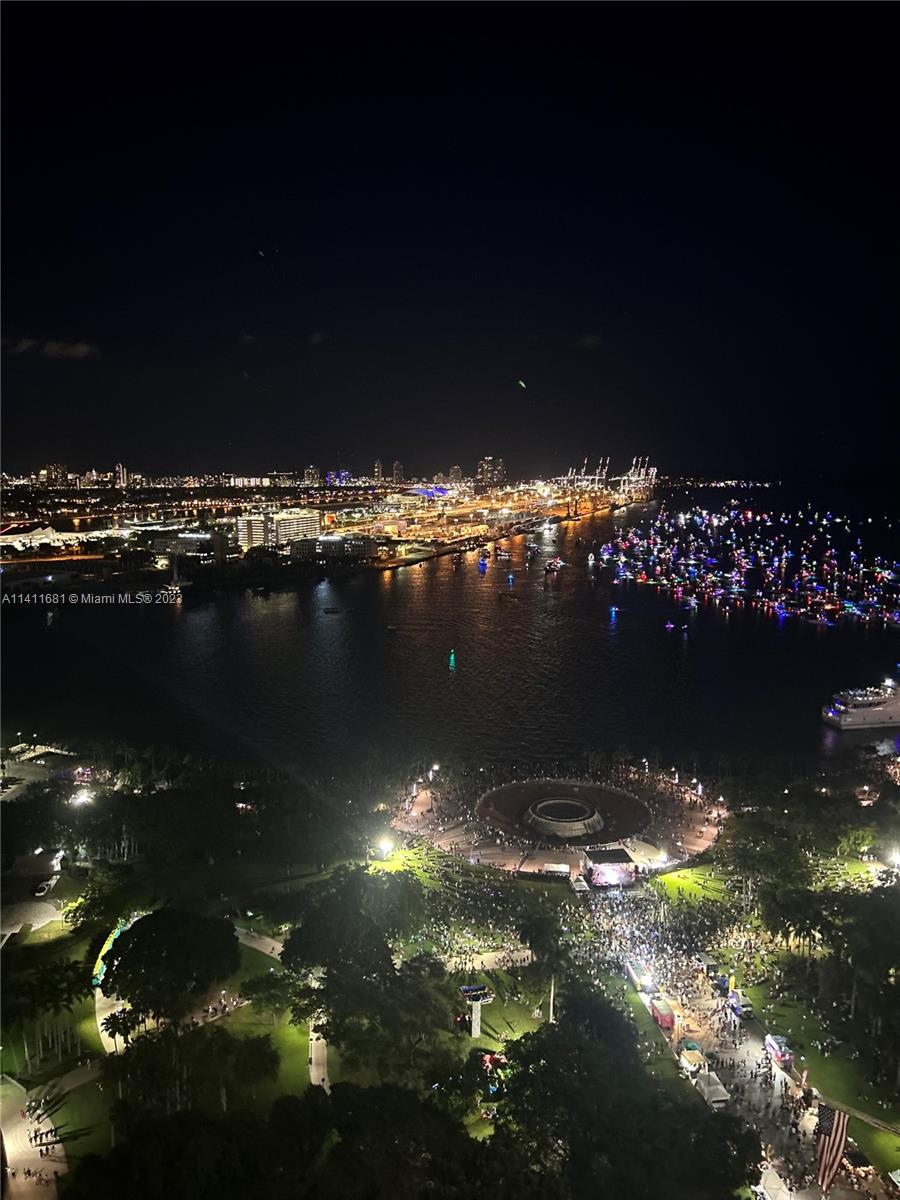 50 Biscayne Blvd # 4706