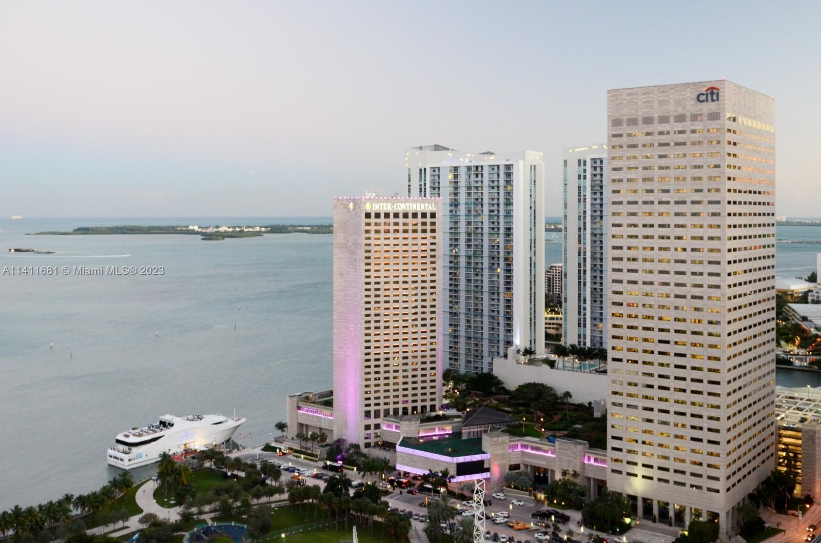 50 Biscayne Blvd # 4706