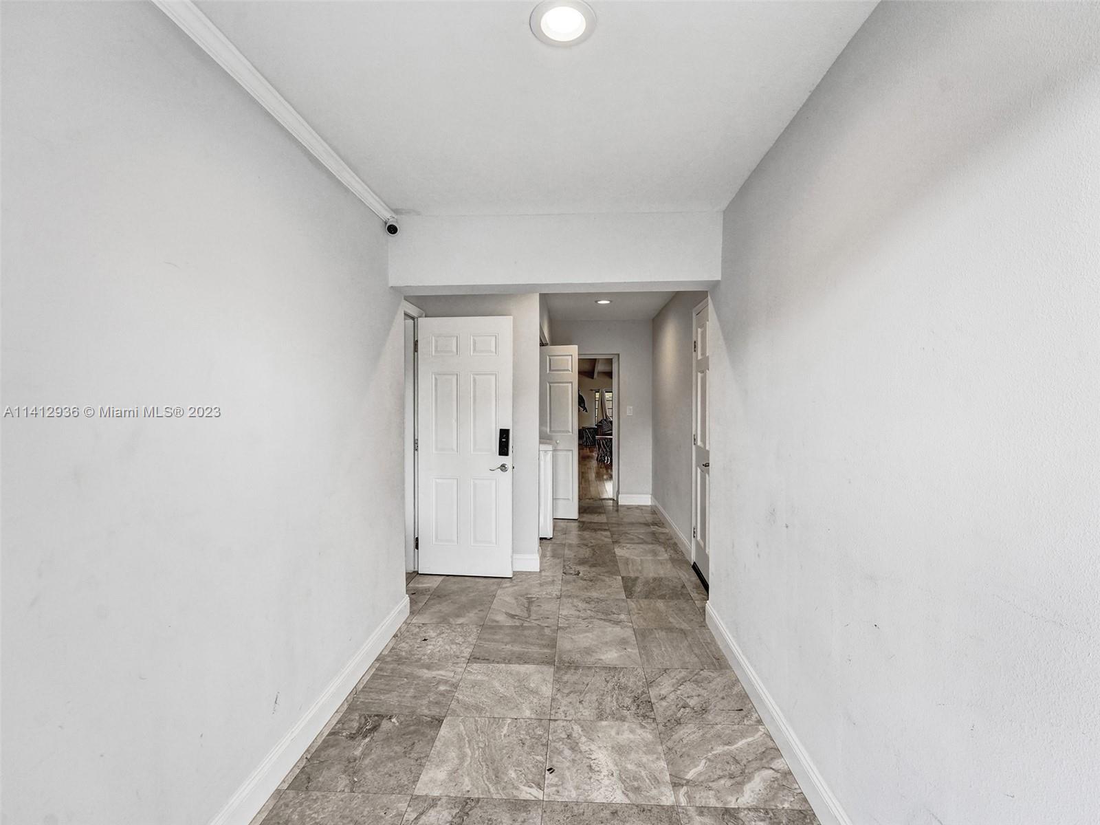 2500 NE 19th St