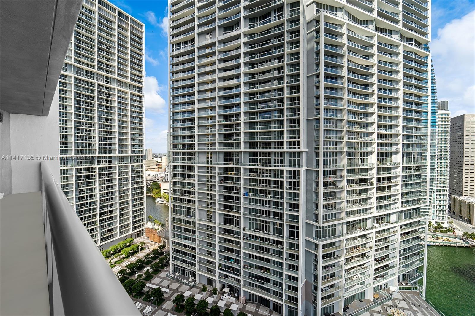 495 Brickell Ave # 2904
